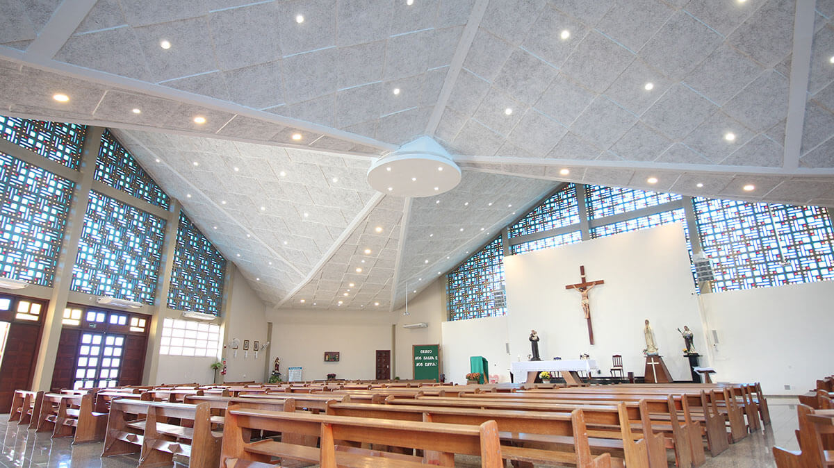 Interior da Paróquia Santo Antônio na cidade de Santa Helena/PR